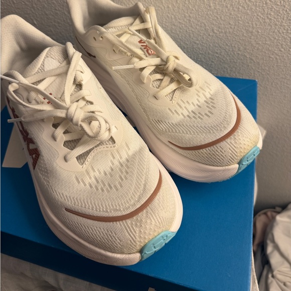 Hoka Skyflow - Picture 2 of 10